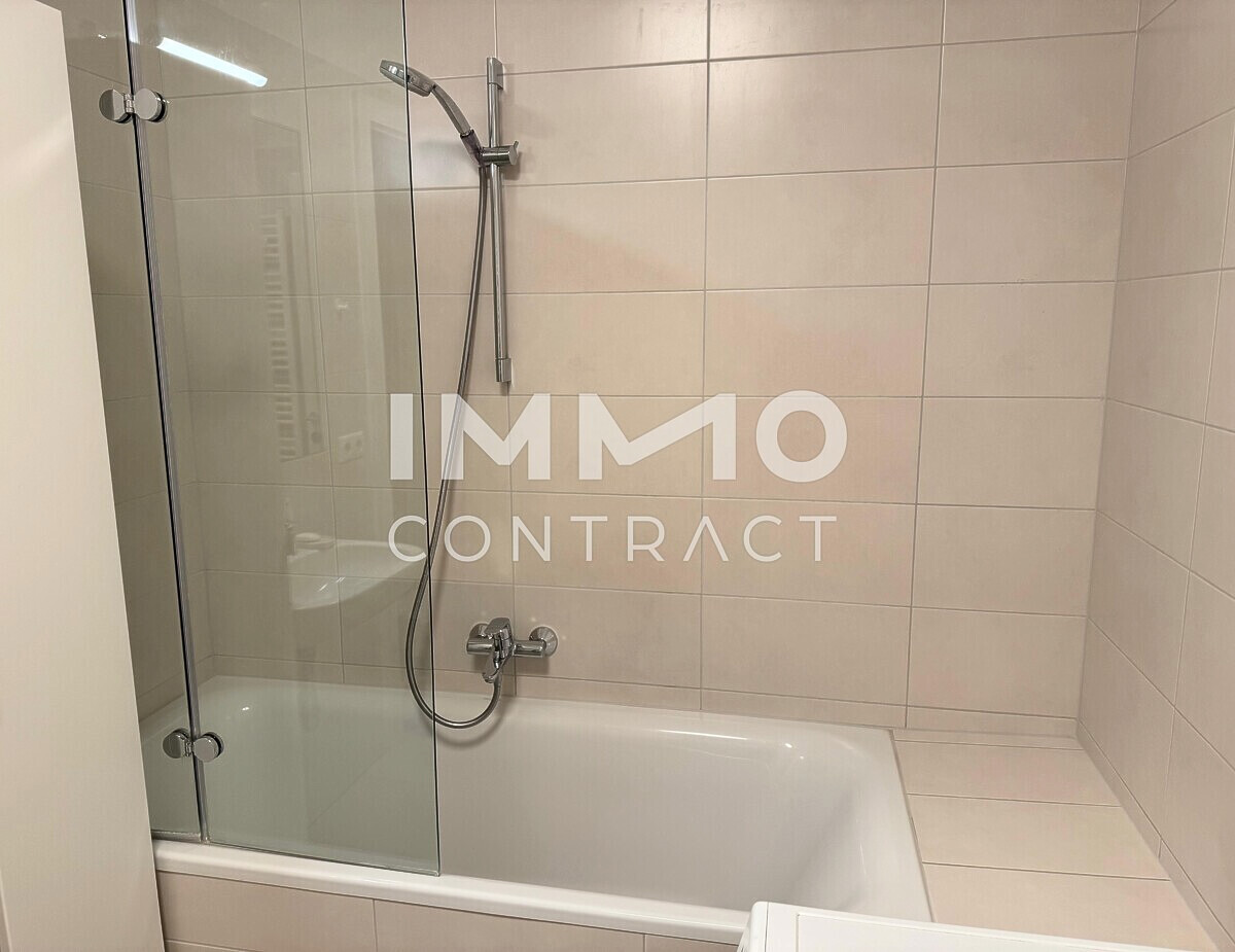 Weisses Kreuz Bad mit Wanne