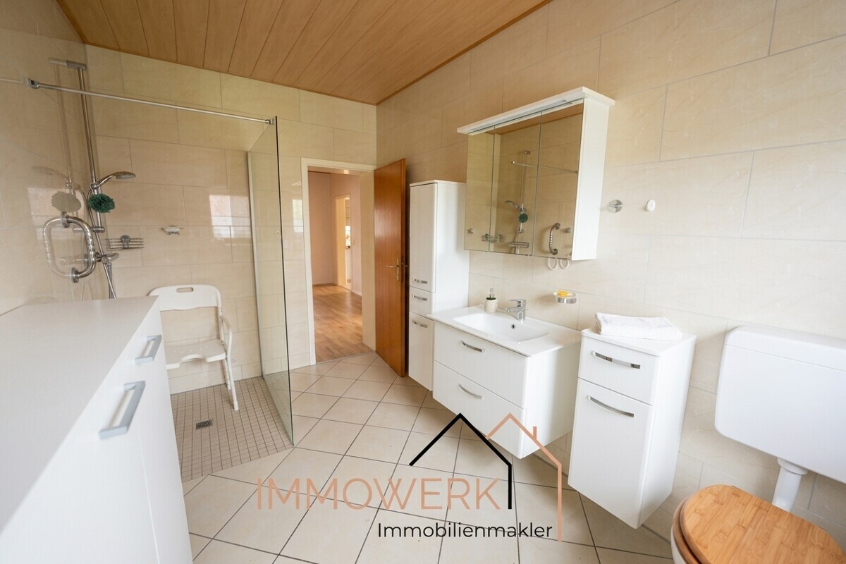 Badezimmer EG