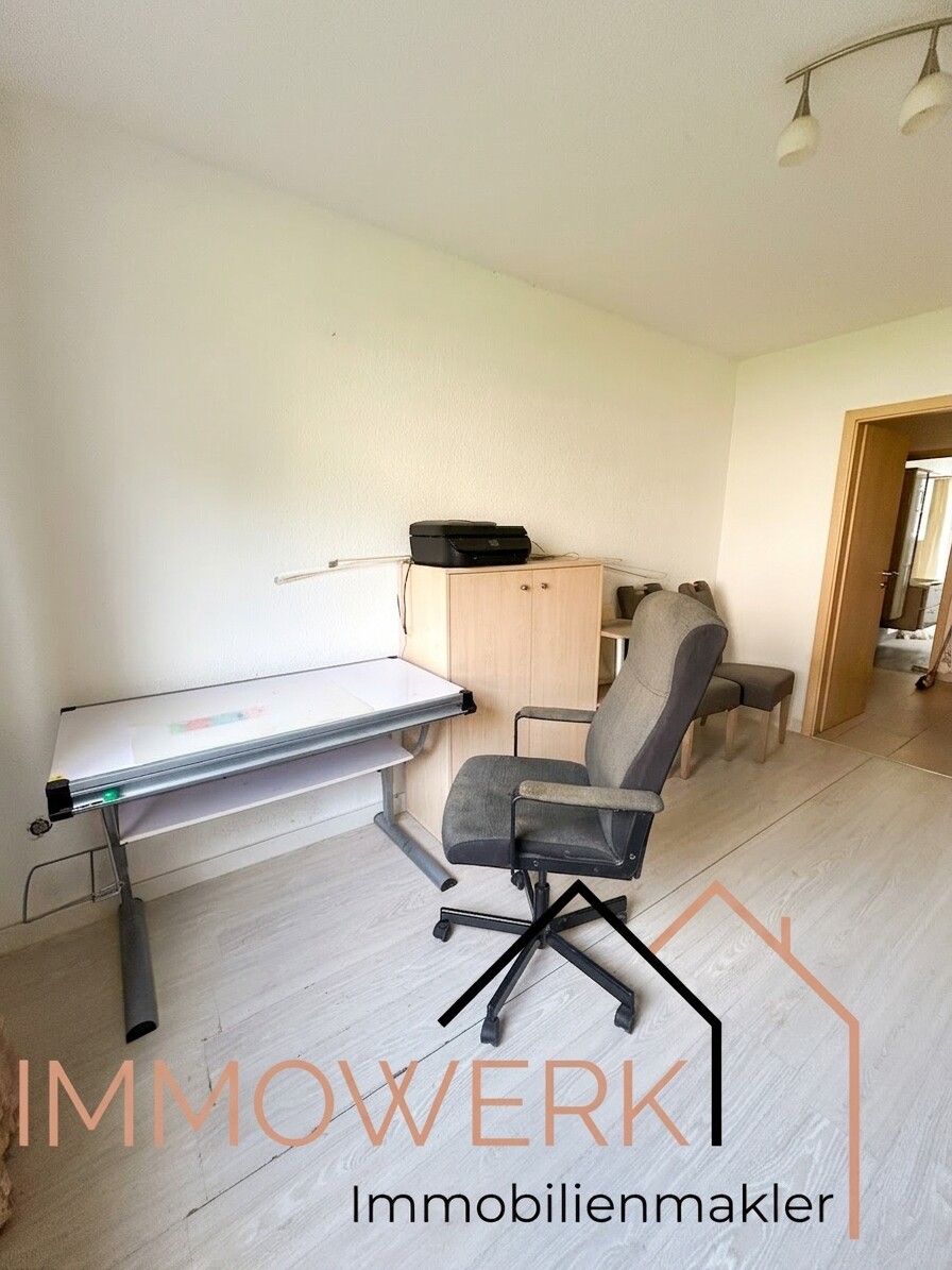 Büro -/Arbeitszimmer