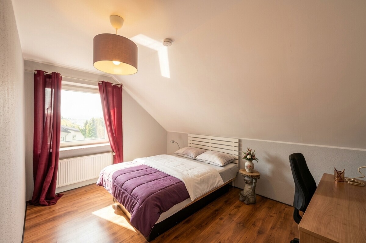 Schlafzimmer DG