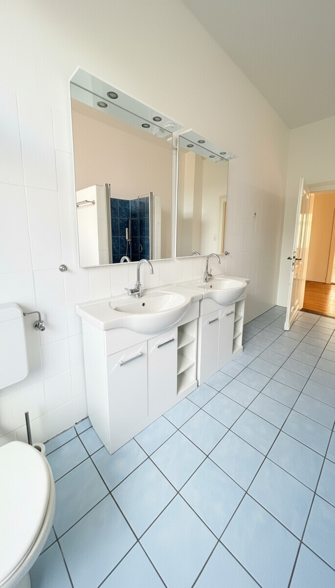 Bad mit zwei Waschbecken