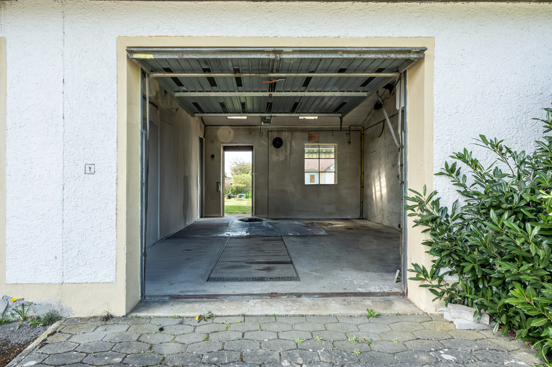 Garage 2