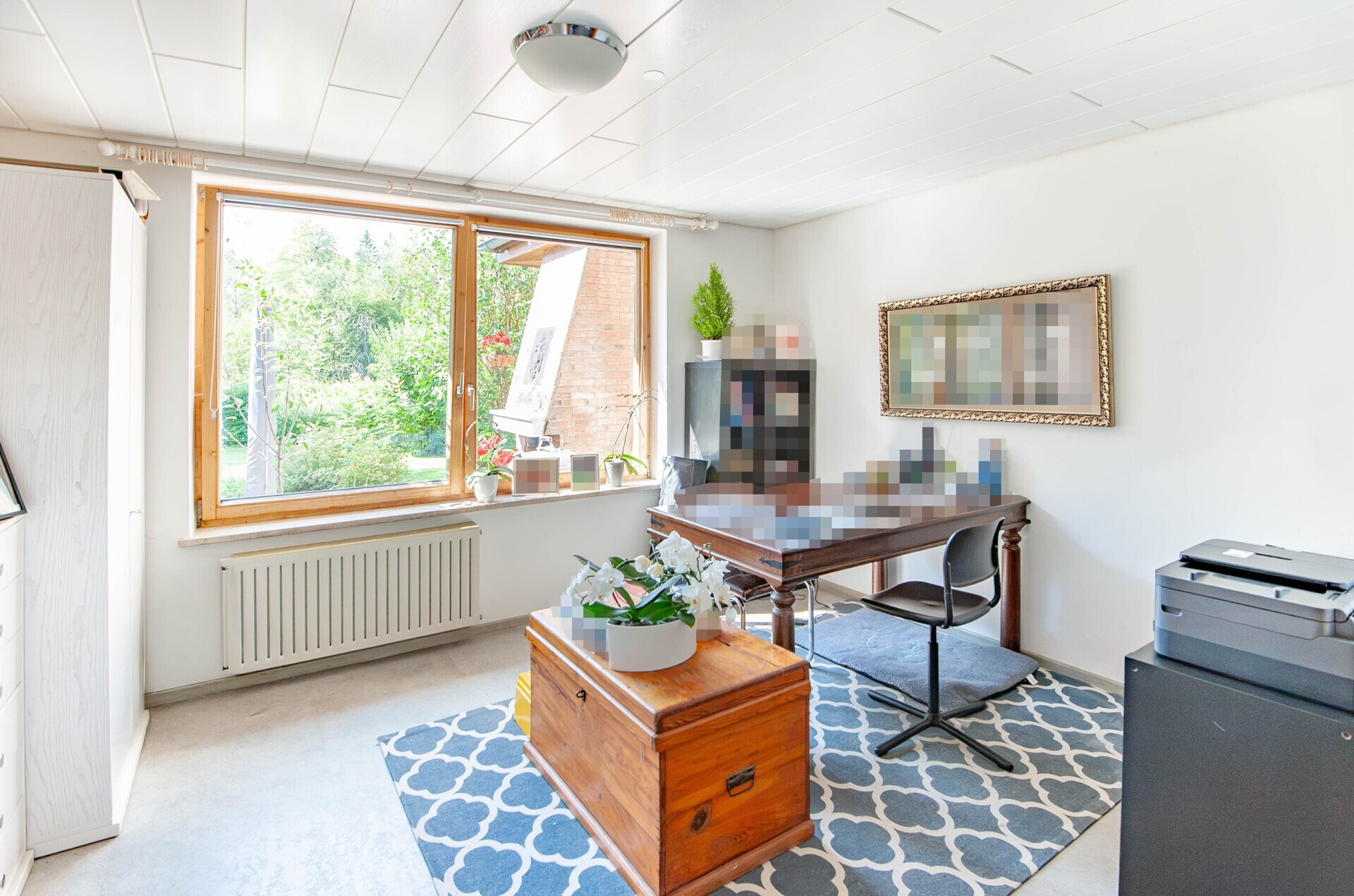 Büro EG
