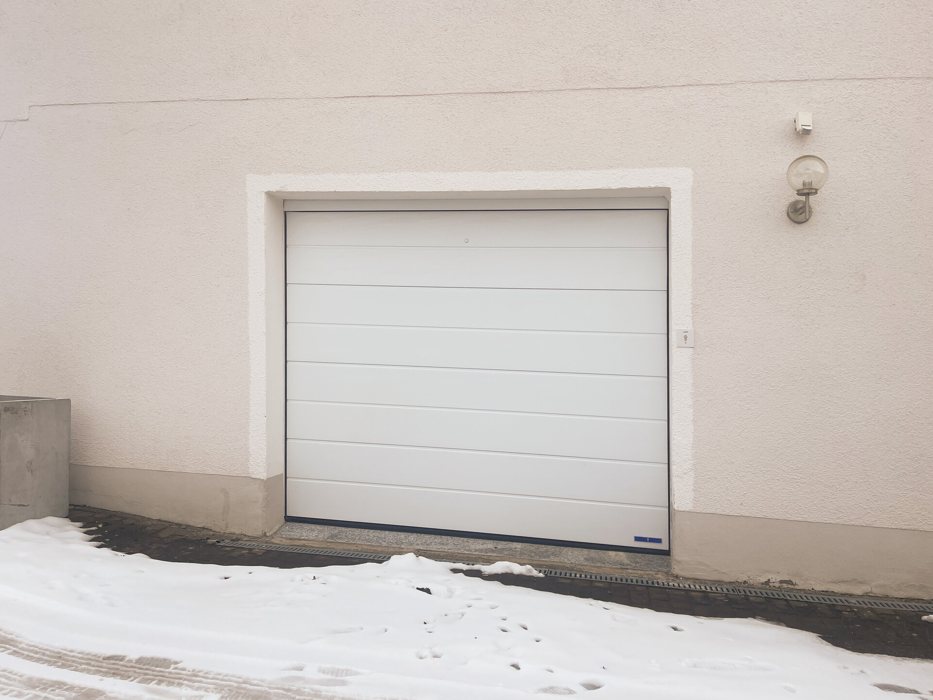 Außenansicht Garage