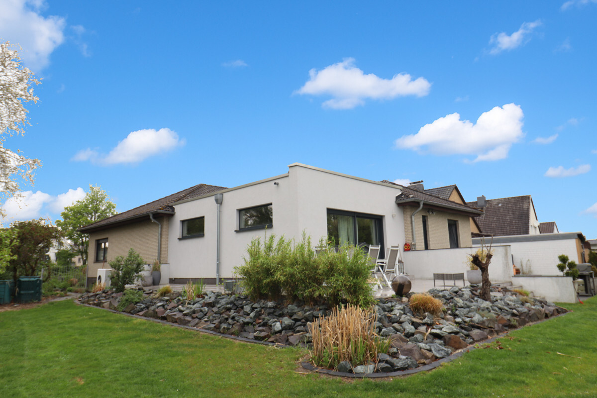 Bungalow mit neuem Anbau