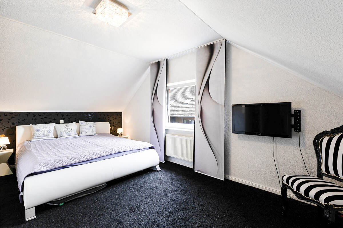 Schlafzimmer 2 OG-2