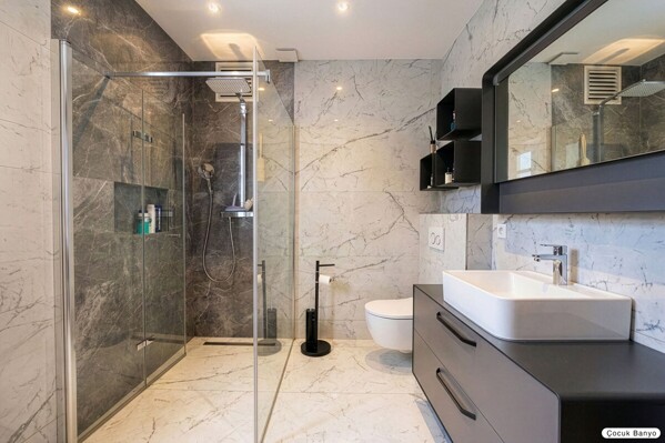 Duschbad im Obergeschoss