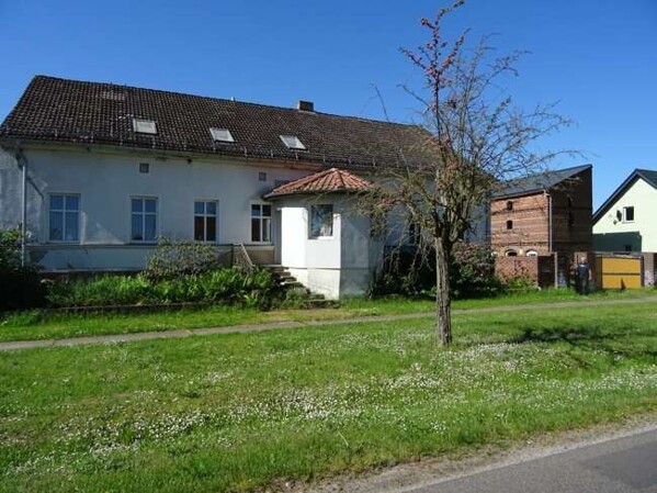Haus front