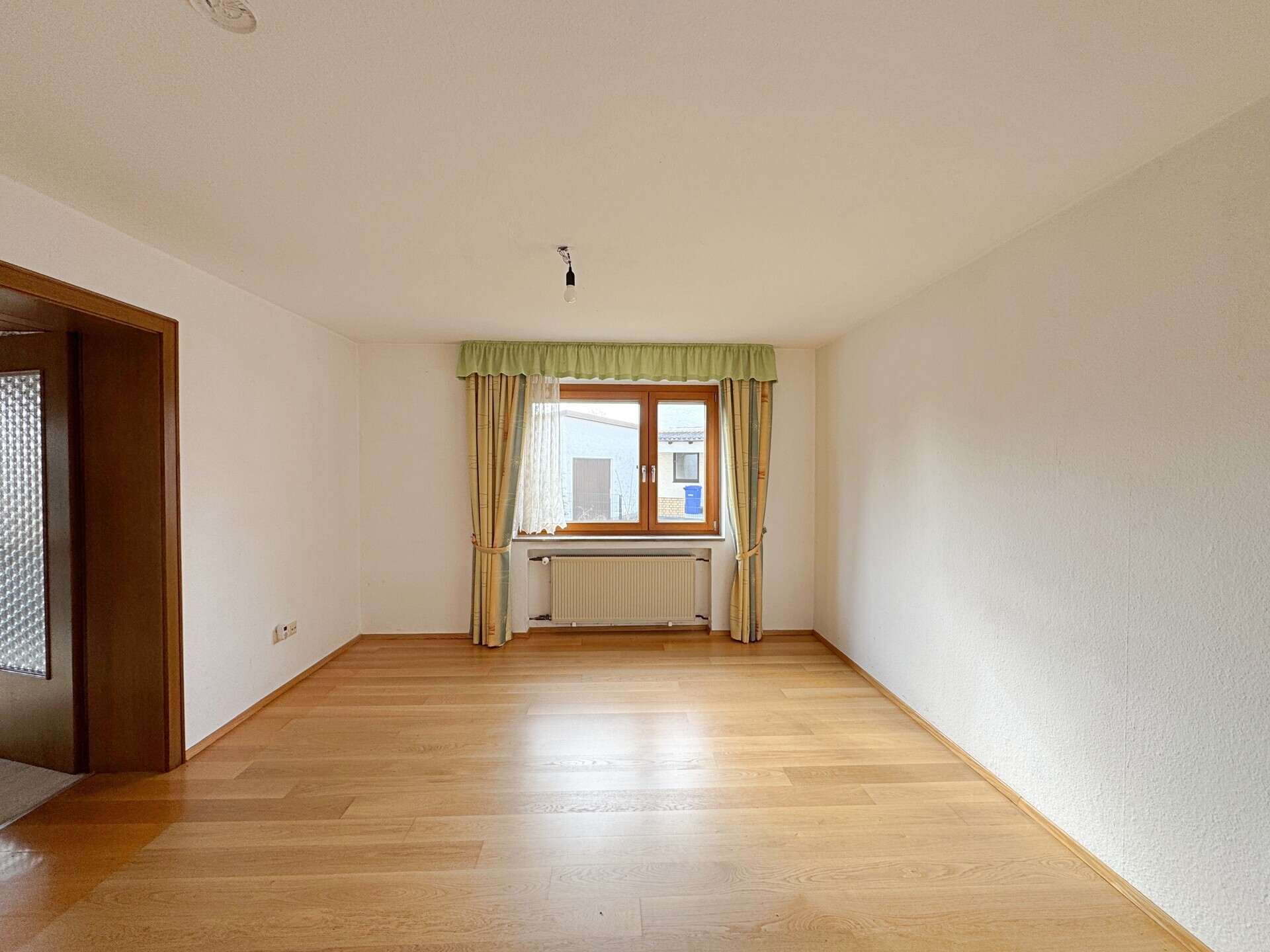 Wohnung kaufen - wie in einem Haus leben - Erdgeschoss mit sonniger Südostterrasse und großem Garten