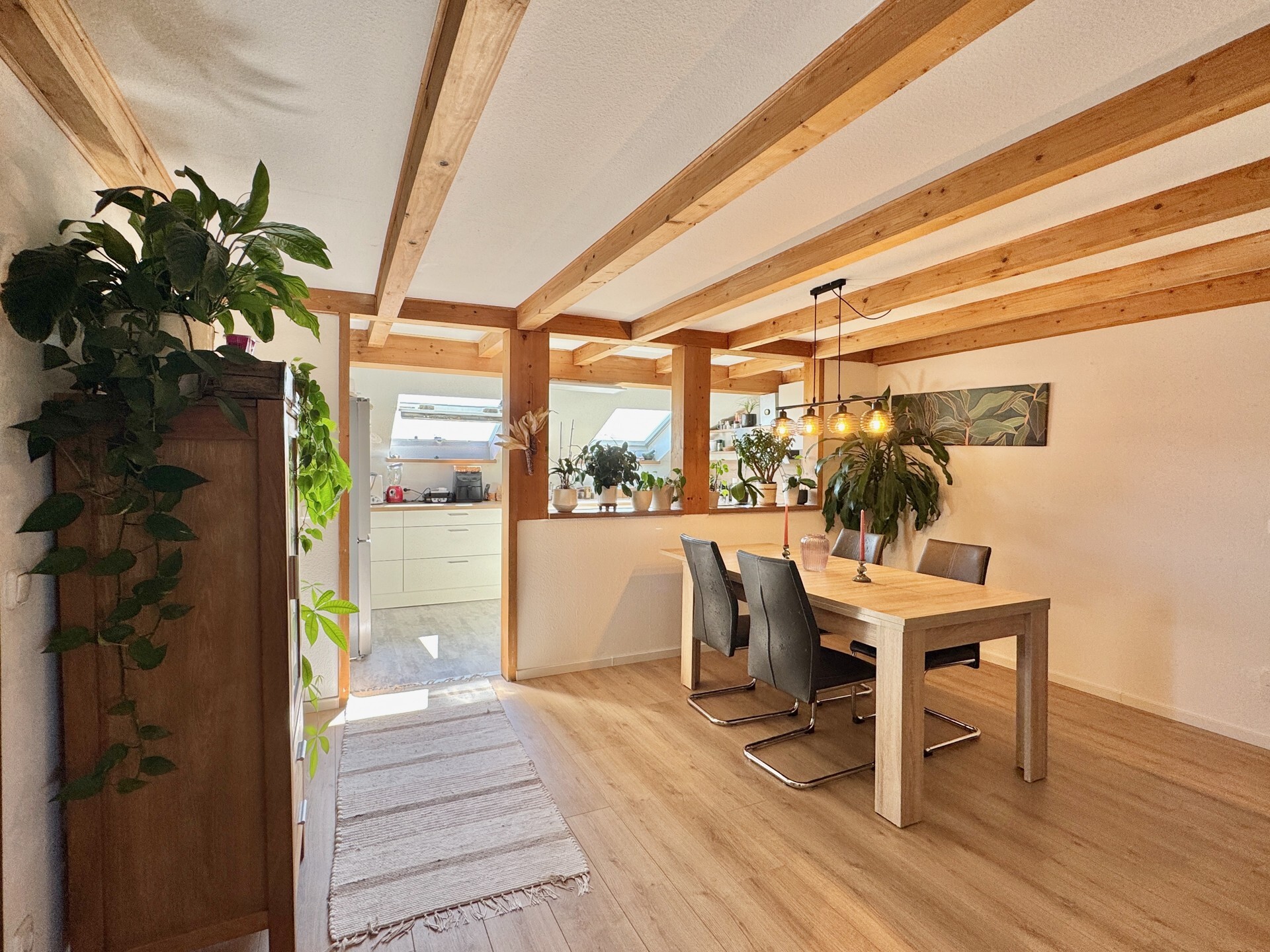 Dachgeschosswohnung mit großem Balkon und Gartennutzung