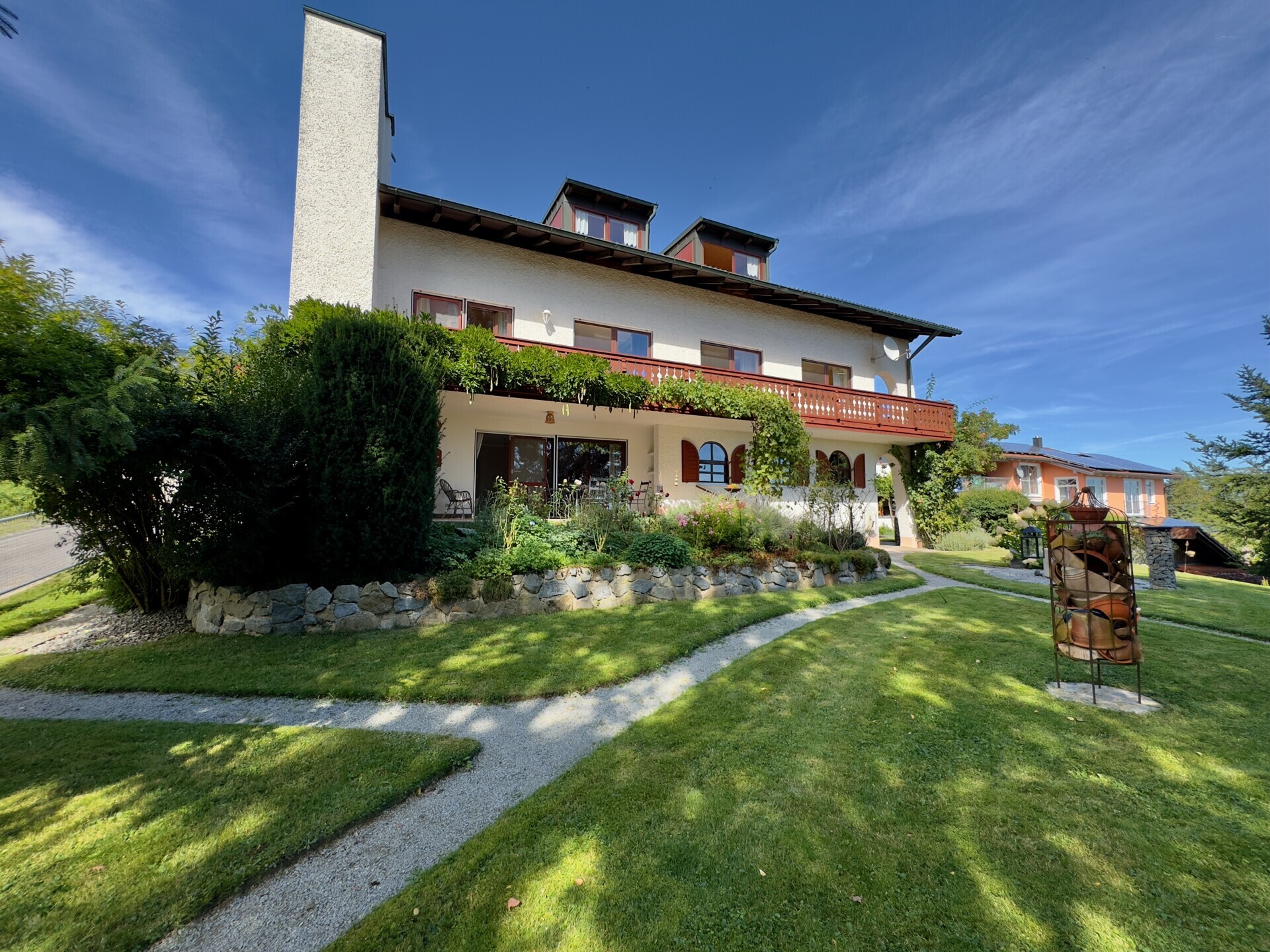 Seltene Gelegenheit: Ein Haus für Generationen auf parkähnlichem Grundstück unter 500.000€
