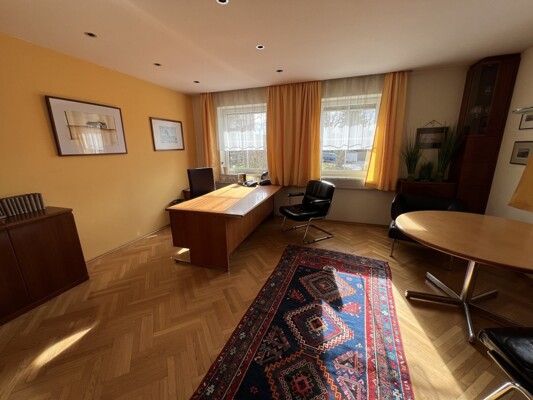 Besprechnungszimmer Pos. 1