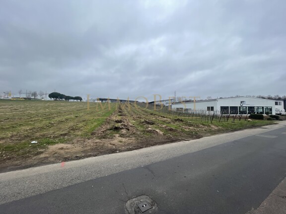 Einmalige Gelegenheit! - Exklusives Gewerbegrundstück in 1A Lage - 2