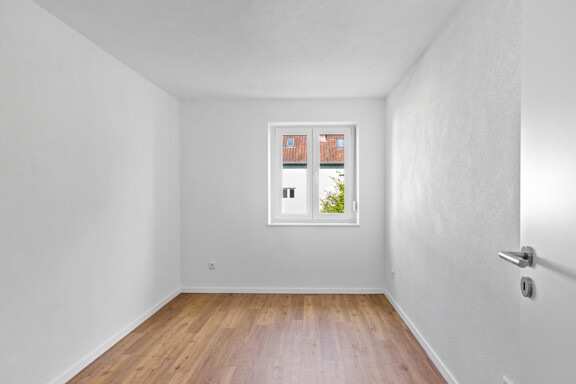 Mehrfamilienhaus mit 5 Wohneinheiten!
Kernsaniert! Provisionsfrei! 4