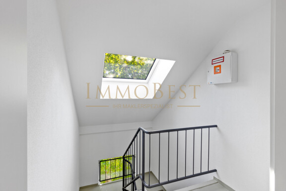 Mehrfamilienhaus mit 5 Wohneinheiten!
Kernsaniert! Provisionsfrei! 2