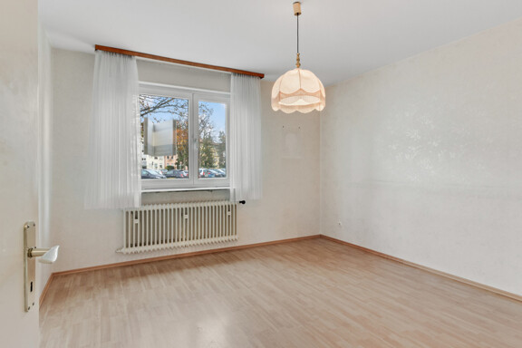 Schöne Erdgeschoss Wohnung mit Balkon! In ruhiger Lage mit Blick ins Grüne! Ab sofort verfügbar!