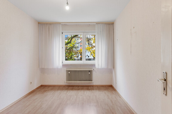 Schöne Erdgeschoss Wohnung mit Balkon! In ruhiger Lage mit Blick ins Grüne! Ab sofort verfügbar! 2