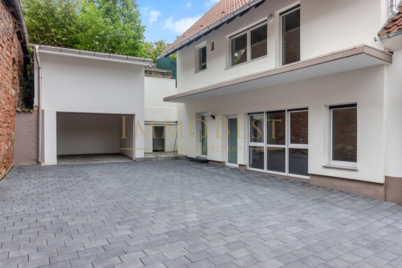 Doppeltes Glück - zwei Häuser mit großem Hof und Garten im idyllischen Ilbesheim! Frisch renoviert!