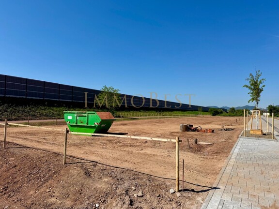 Neubaugebiet ,,Im Storchenring'' Landau! Voll Erschlossenes Grundstück mit Fernwärme und Glasfaser Anschluss!