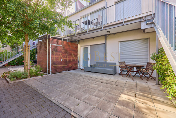 Neuwertige Innenstadtwohnung in 2. Reihe mit großzügiger Terrasse!