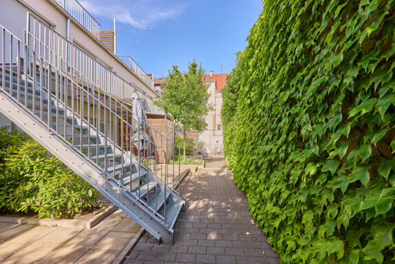 Neuwertige Innenstadtwohnung in 2. Reihe mit großzügiger Terrasse! 2