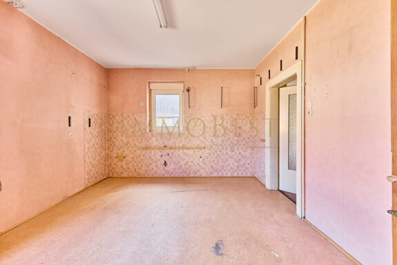 Großes Anwesen in Haus und Hof Bauweise mit Scheune und traumhaftem Garten! 4