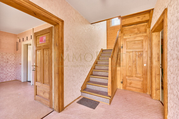 Großes Anwesen in Haus und Hof Bauweise mit Scheune und traumhaftem Garten! 3