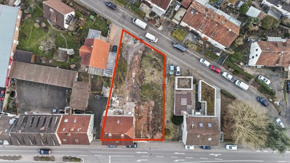 Baureifes Grundstück mit Bestand (3 Wohneinheiten) und Baugenehmigung für 6 weitere Wohneinheiten! 2