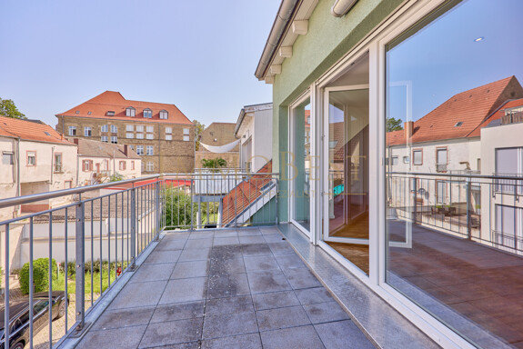 Stilvolle Maisonettewohnung auf zwei Ebenen – zentral & ruhig gelegen! 3