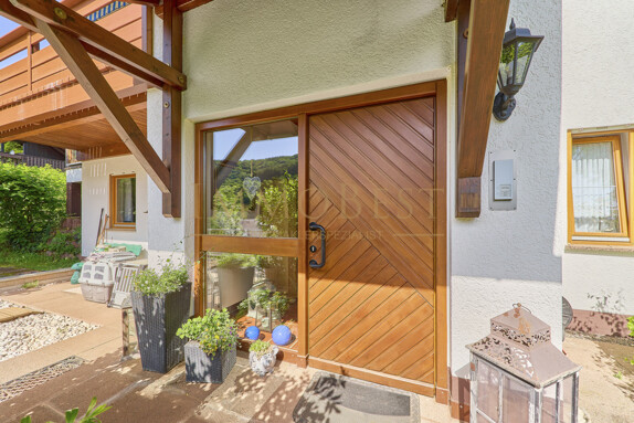 Ein Zuhause mit Charakter - Architektenhaus auf parkähnlichem Traumgrundstück in sonniger Hanglage! 3