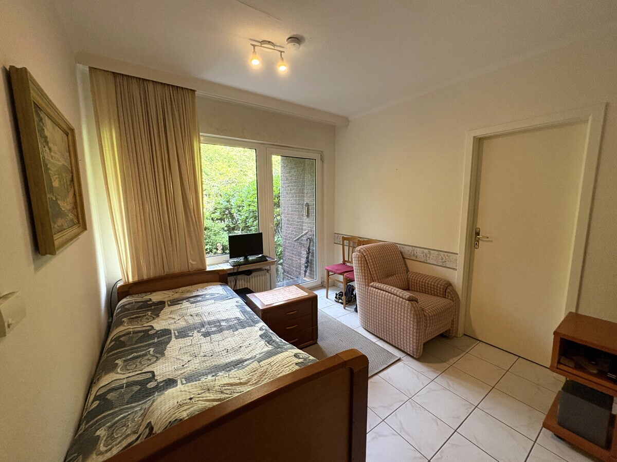 Wohnzimmer mit Terrassenzugang Bild 1