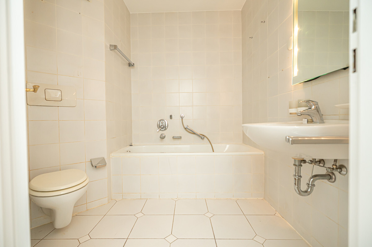 Badezimmer mit Badewanne