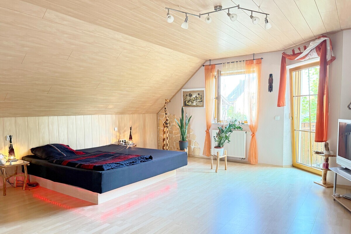 OG Schlafzimmer 1