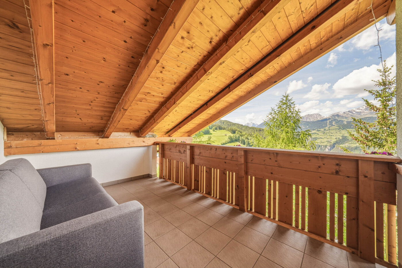 Balkon / Erster Stock
