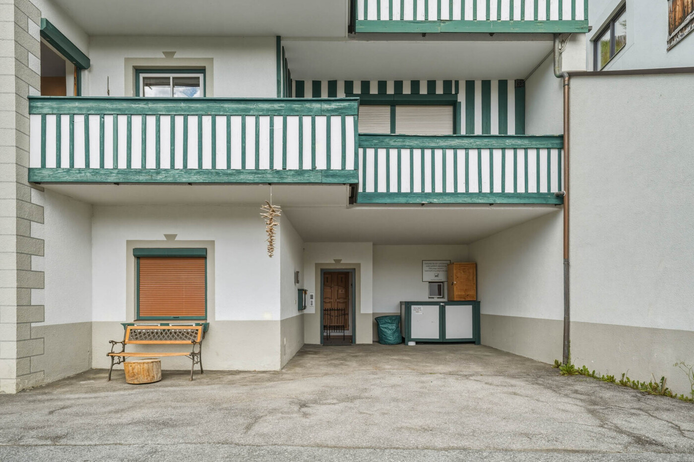Außenansicht Eingang