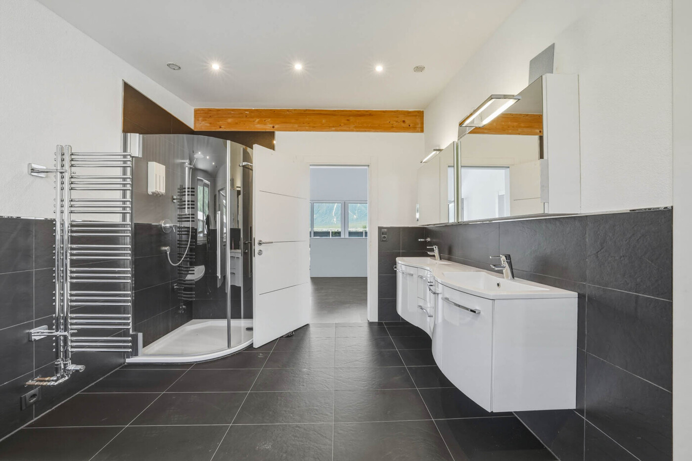 Badezimmer / Obergeschoß