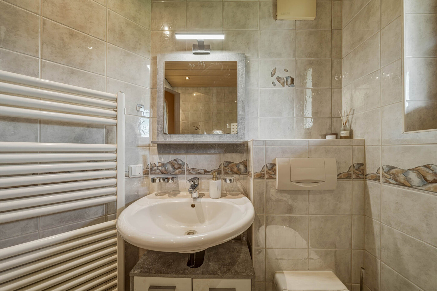 Badezimmer / Obergeschoß