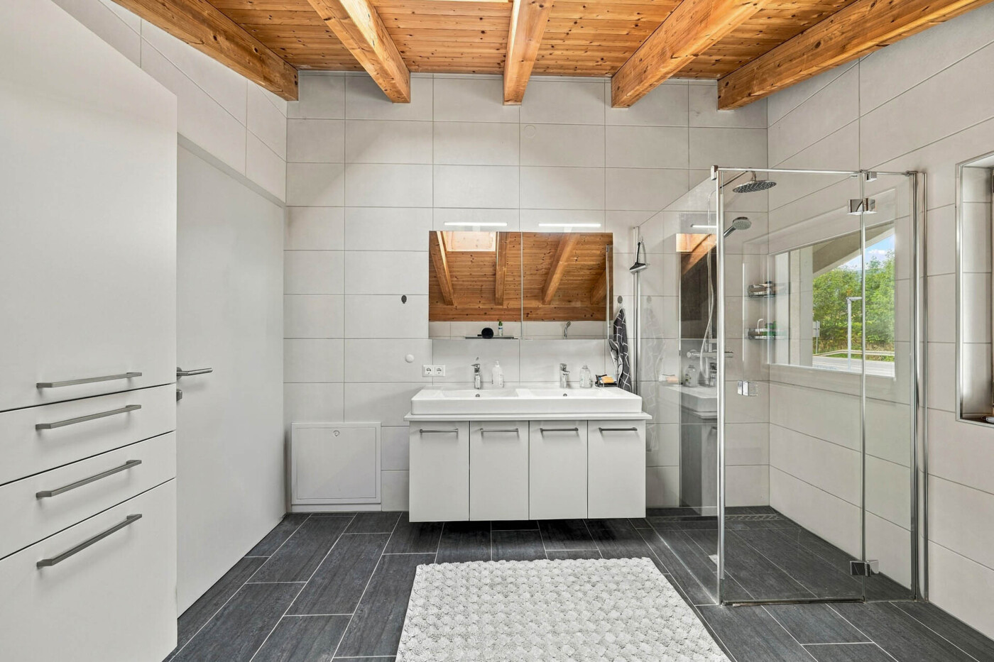 Badezimmer / Erster Stock