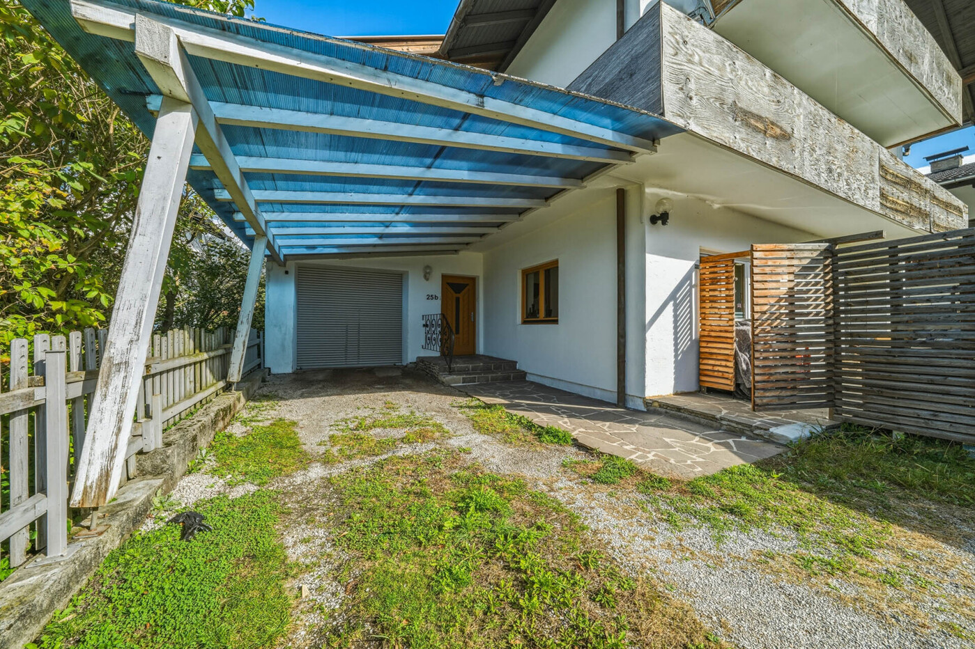 Carport / Garage