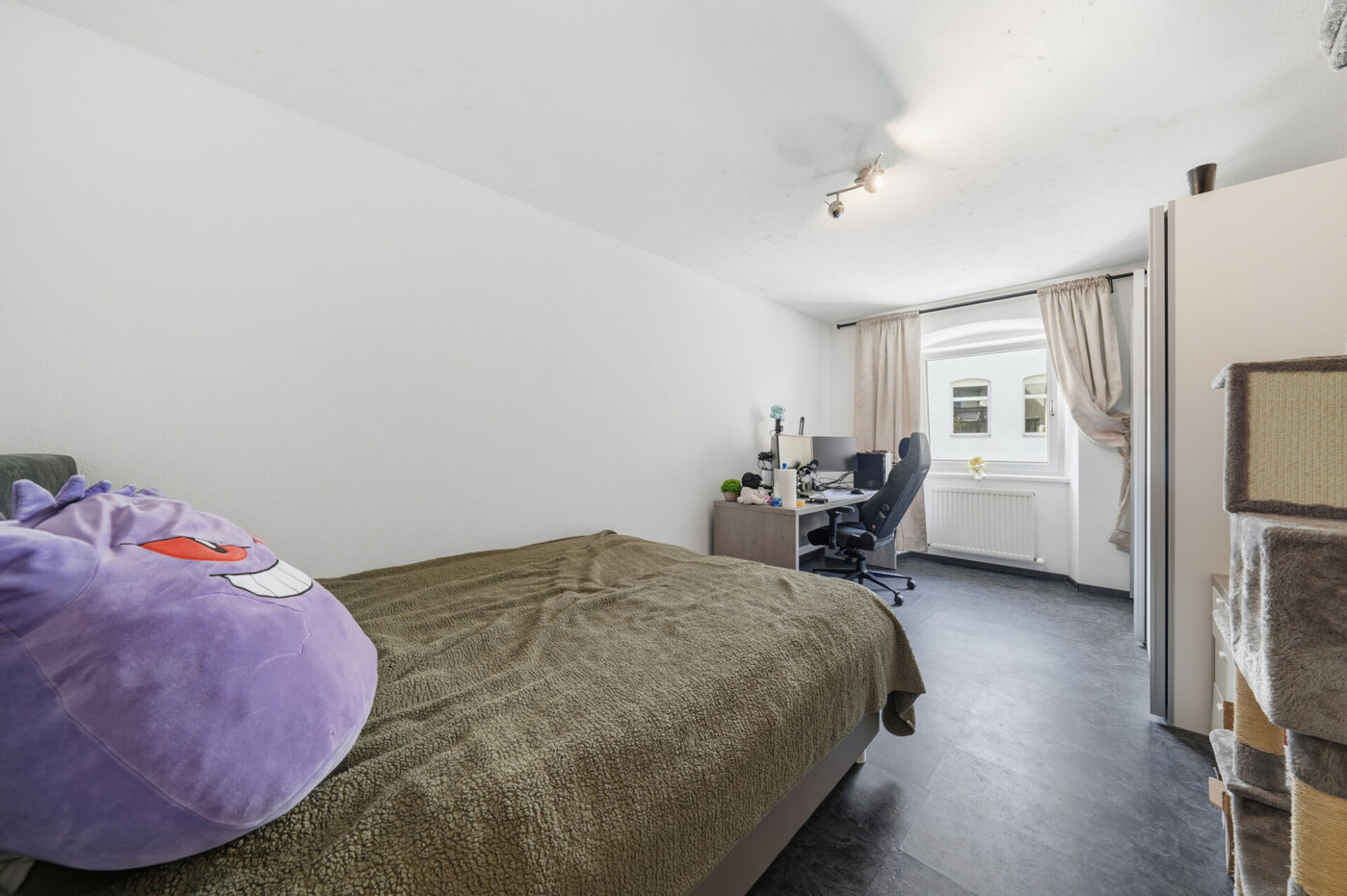 Schlafzimmer 1