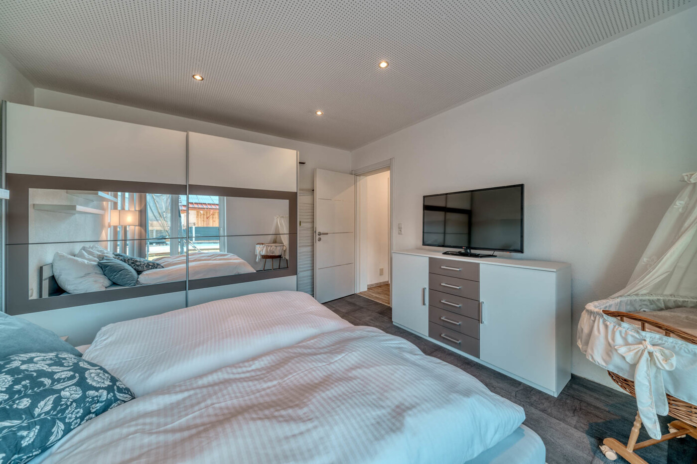 Wohnung 2 - Schlafzimmer