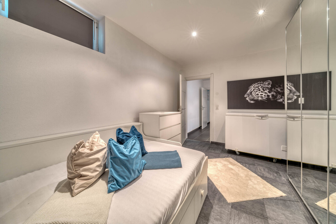 Wohnung 2 - Schlafzimmer