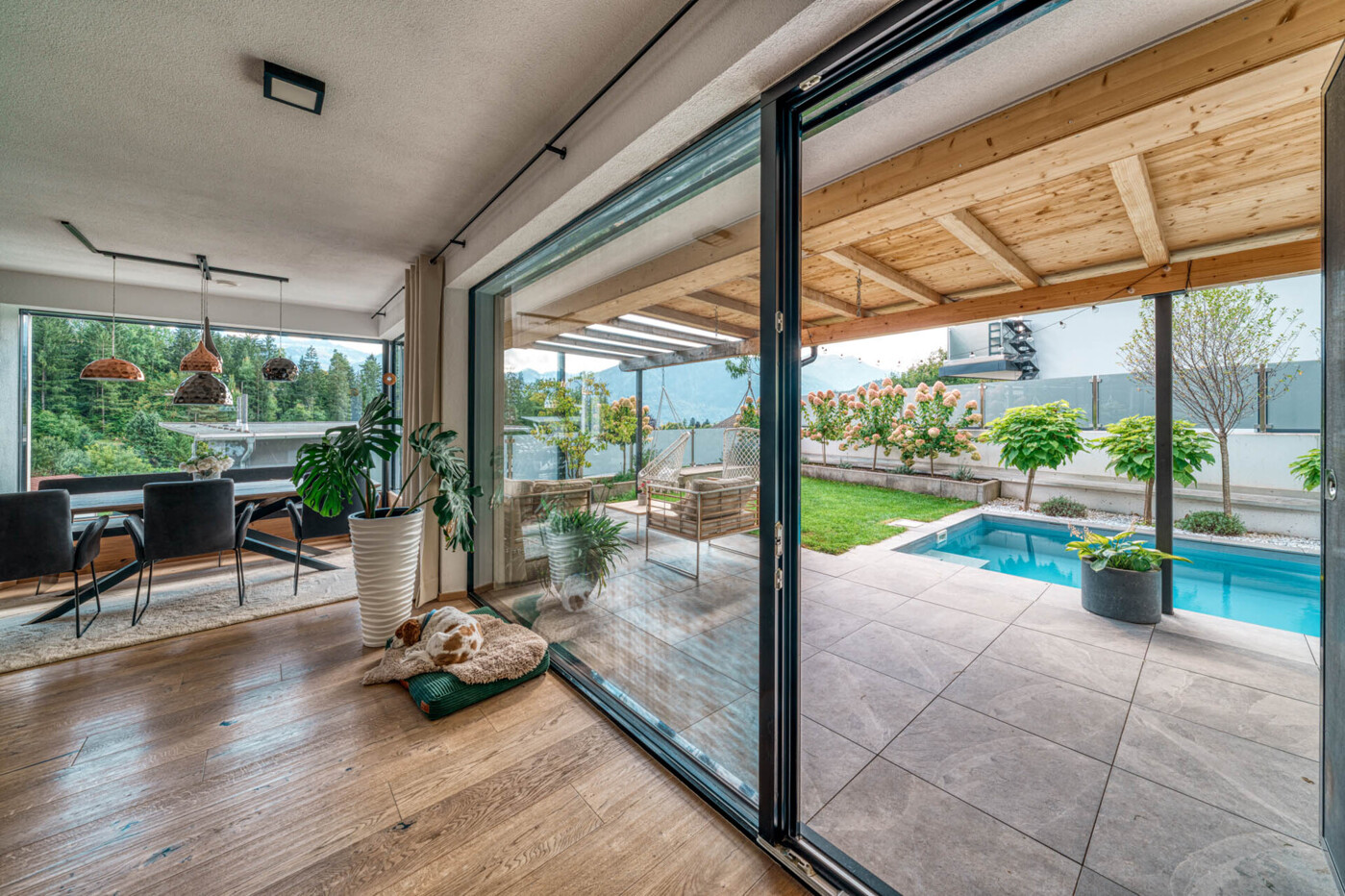 Koch- und Essbereich zur Terasse