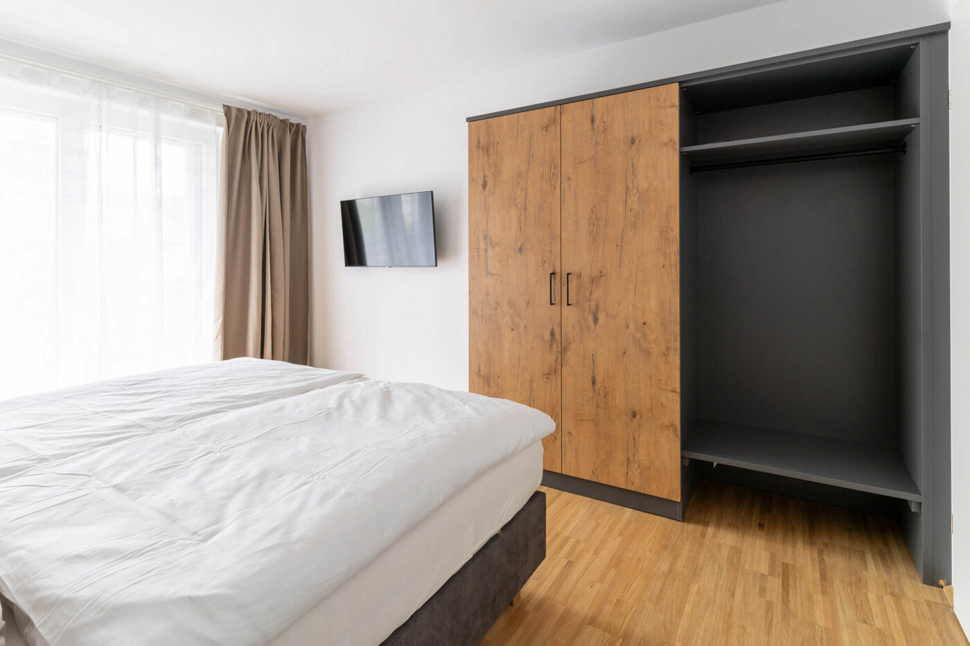 Apartment 5
