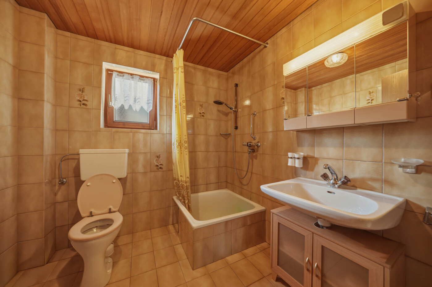 WC / Erdgeschoß