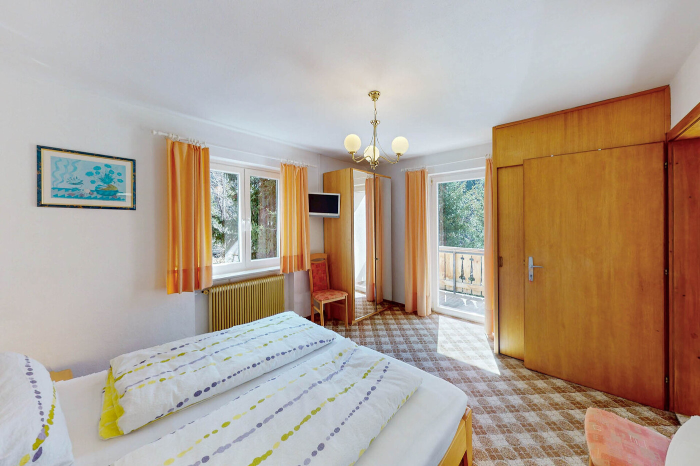 1.OG Schlafzimmer 1