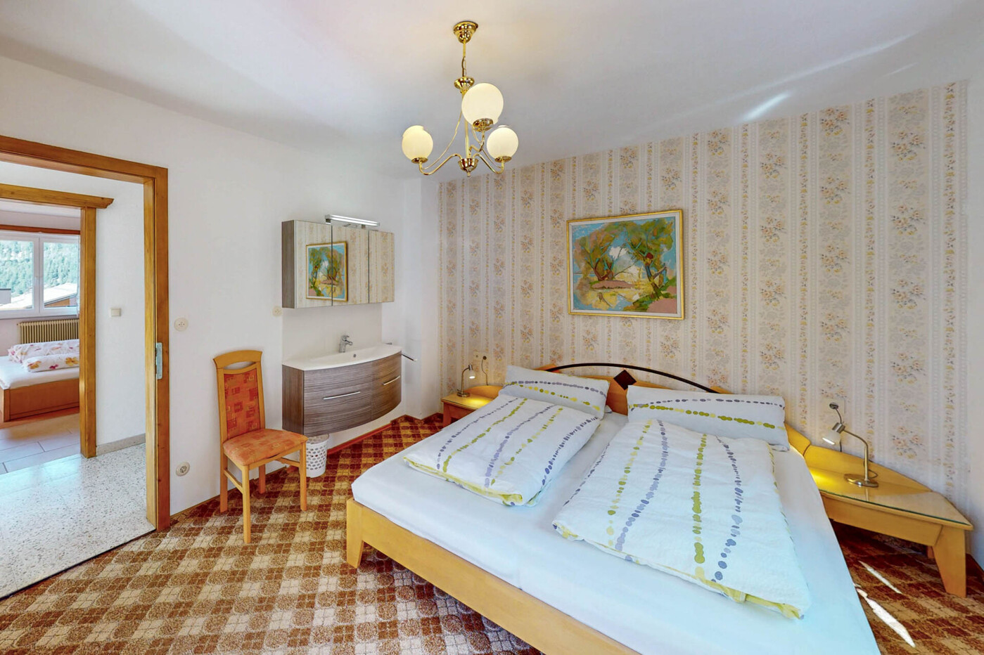 1.OG Schlafzimmer 1