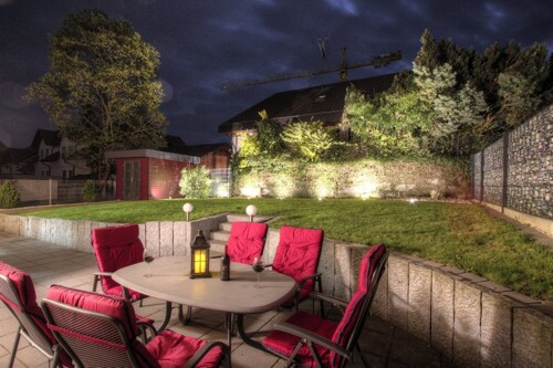Terrasse / Garten bei Nacht