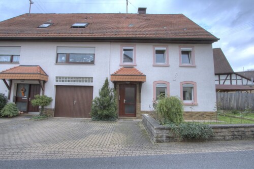 Hausansicht / rechte Hälfte