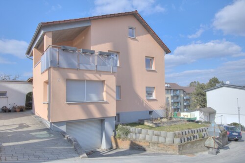 Hausansicht - Hof - Garage